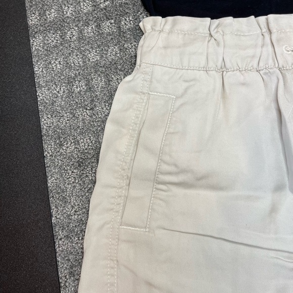 Loft, 100% Lyocel, drawstring waist shorts. Size S - Picture 2 of 9